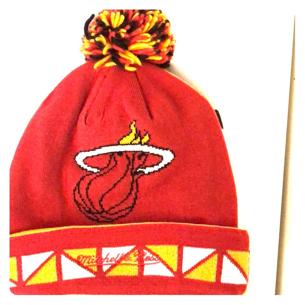 Miami heat beanie new basically